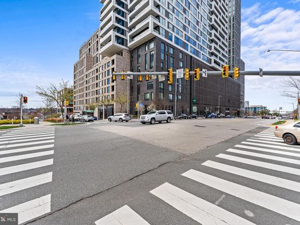 1650 Silver Hill Drive 1709, Mclean VA 22102
