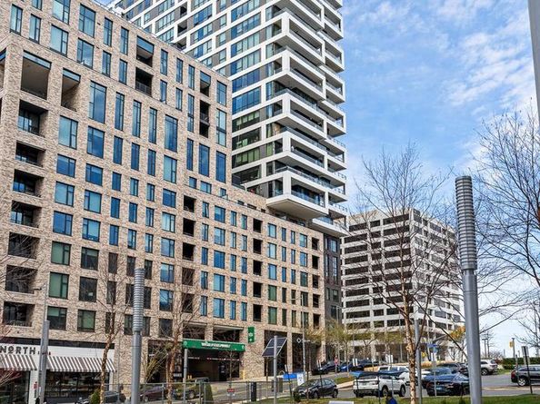1650 Silver Hill Drive 1709, Mclean VA 22102