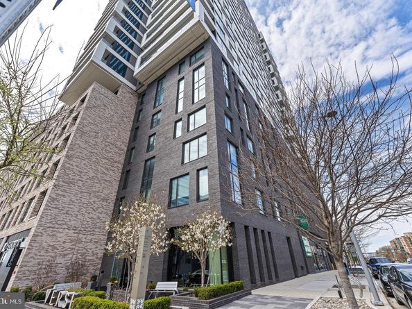 1650 Silver Hill Drive 1709, Mclean VA 22102