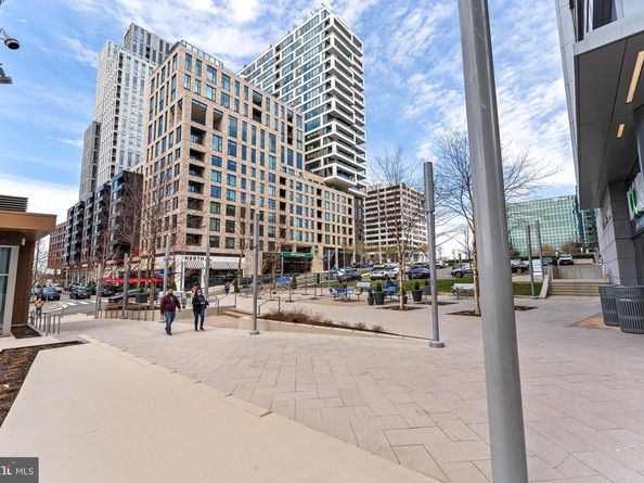 1650 Silver Hill Drive 1709, Mclean VA 22102