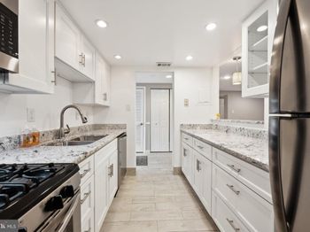 574 Brummel Court NW