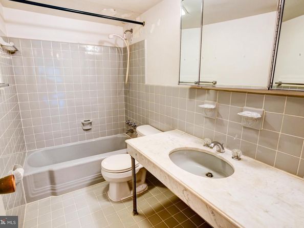 4201 Cathedral Avenue NW 201E, Washington DC 20016