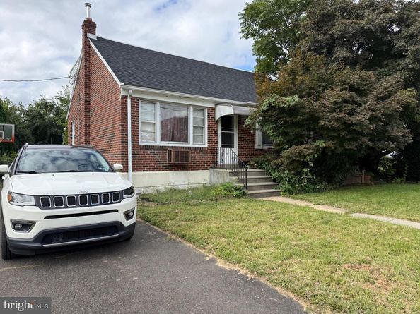 608 Hoffnagle Street, Philadelphia PA 19111
