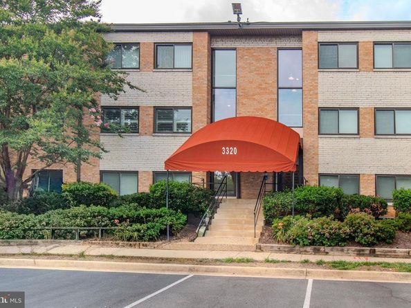 3320 S 28TH Street 402, Alexandria VA 22302