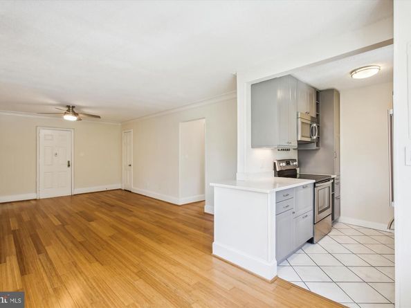 1734 W Abingdon Drive 201, Alexandria VA 22314