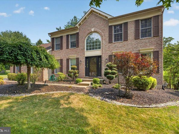 124 Mountain Oaks Road, Yardley PA 19067