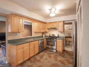 3237 Farragut Court, Bensalem PA 19020