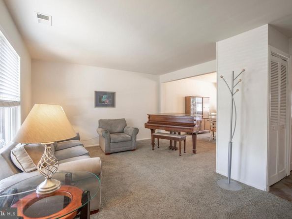 3237 Farragut Court, Bensalem PA 19020