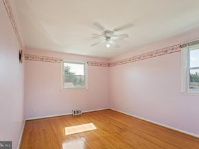 613 Oakfield Lane, Philadelphia PA 19115