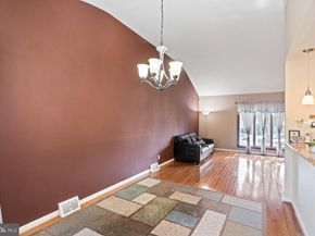 613 Oakfield Lane, Philadelphia PA 19115