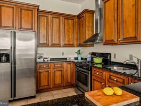 128 South Street 3R, Philadelphia PA 19147