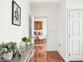 128 South Street 3R, Philadelphia PA 19147