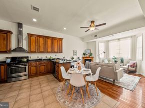 128 South Street 3R, Philadelphia PA 19147