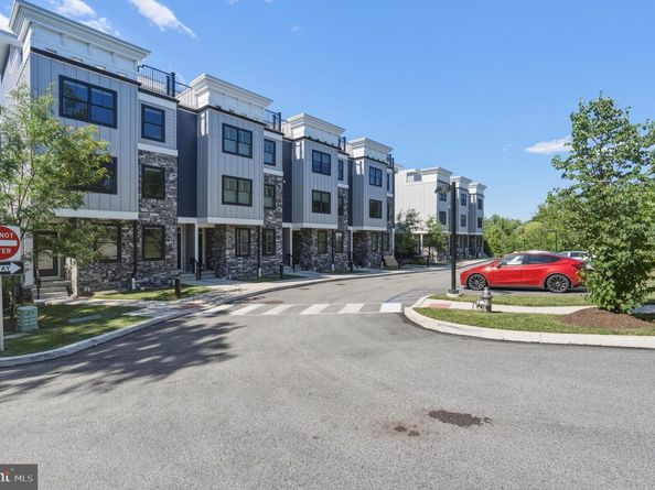 2001 Hyview Terrace, Fort Washington PA 19034