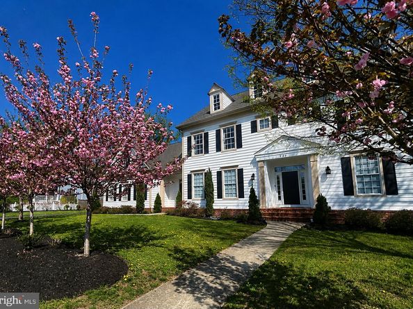 904 Locust Street, Herndon VA 20170