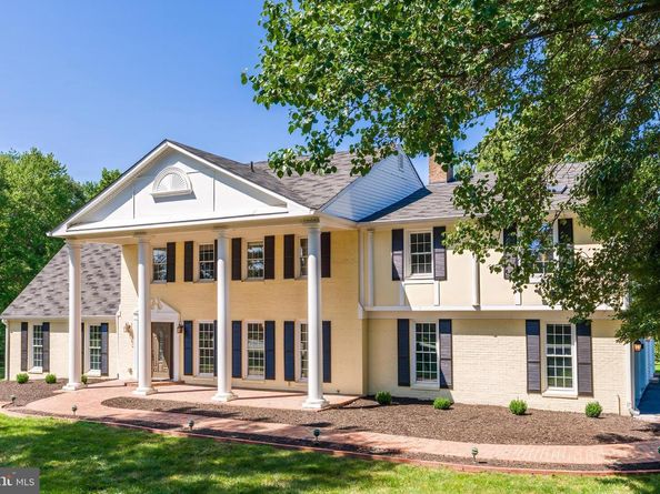 10520 Hunting Crest Lane, Vienna VA 22182