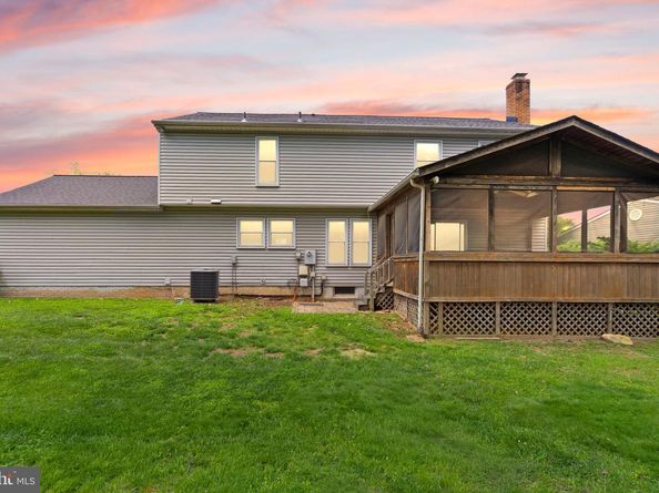 104 Briarwood Court, Sterling VA 20164