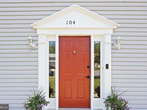 104 Briarwood Court, Sterling VA 20164