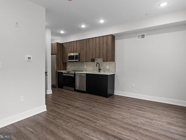 2146 N Front Street, Philadelphia PA 19122