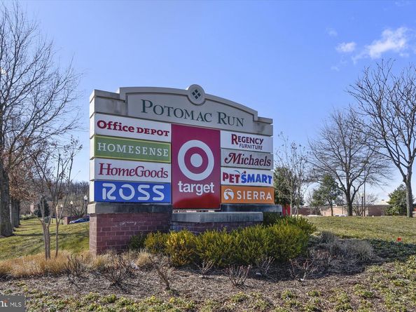 308 Sinegar Place, Potomac Falls VA 20165