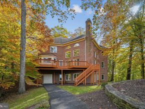 308 Sinegar Place, Potomac Falls VA 20165