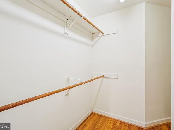 308 Sinegar Place, Potomac Falls VA 20165