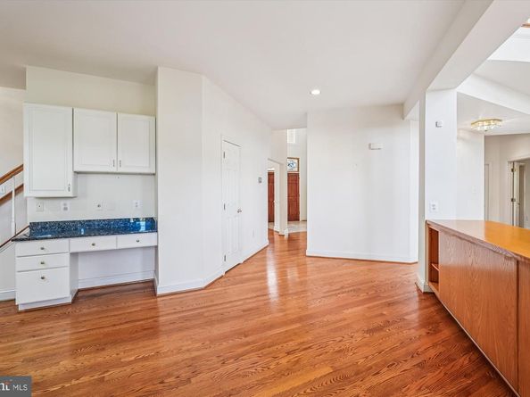 308 Sinegar Place, Potomac Falls VA 20165