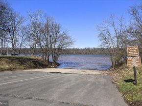 308 Sinegar Place, Potomac Falls VA 20165