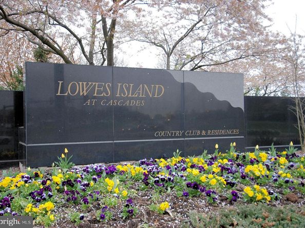 308 Sinegar Place, Potomac Falls VA 20165