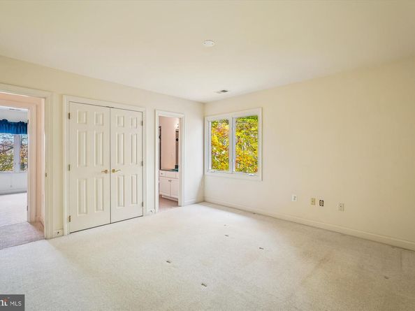 308 Sinegar Place, Potomac Falls VA 20165