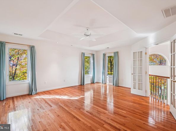 308 Sinegar Place, Potomac Falls VA 20165