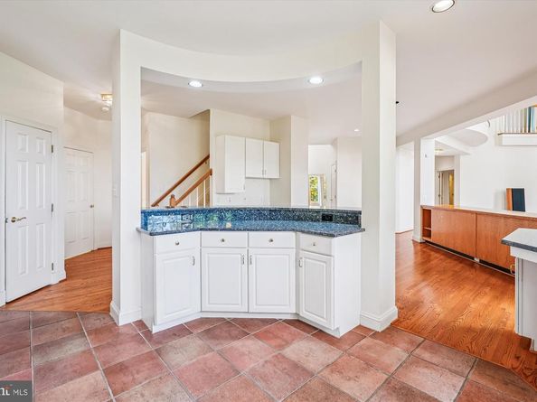 308 Sinegar Place, Potomac Falls VA 20165