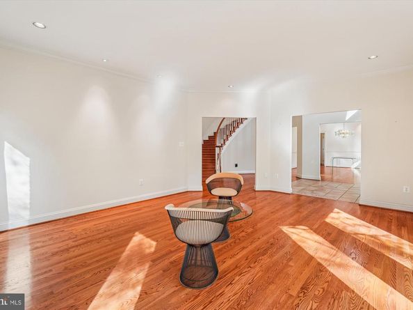 308 Sinegar Place, Potomac Falls VA 20165