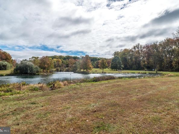 5087 Beacon Hill Court, Doylestown PA 18902