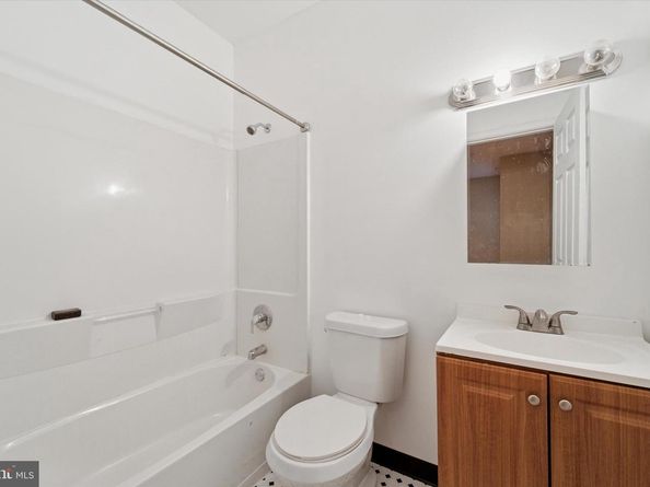 4530 Sansom Street, Philadelphia PA 19139