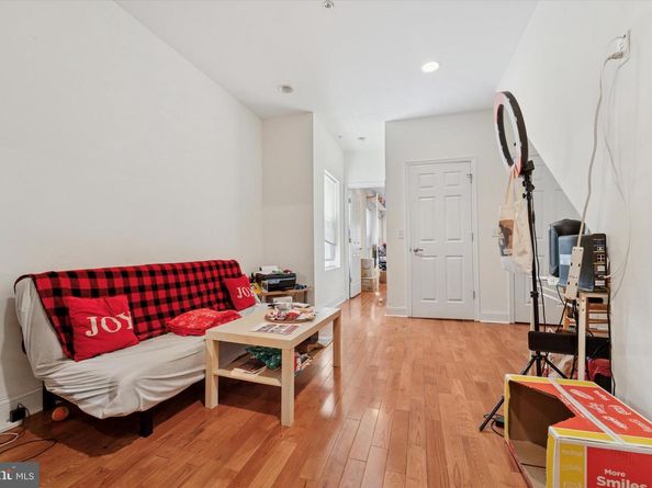 4530 Sansom Street, Philadelphia PA 19139