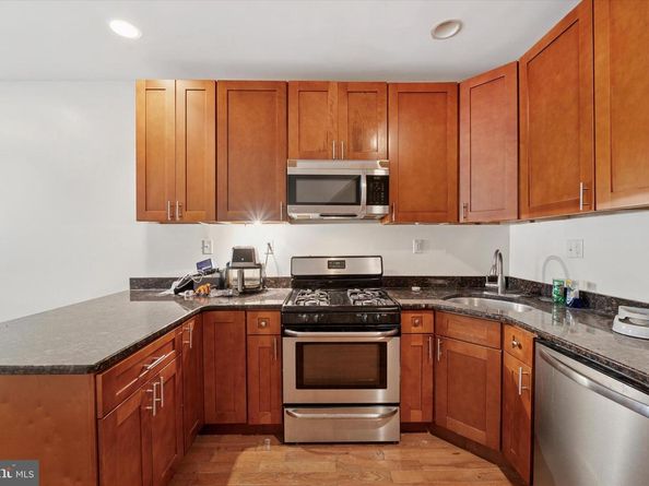 4530 Sansom Street, Philadelphia PA 19139