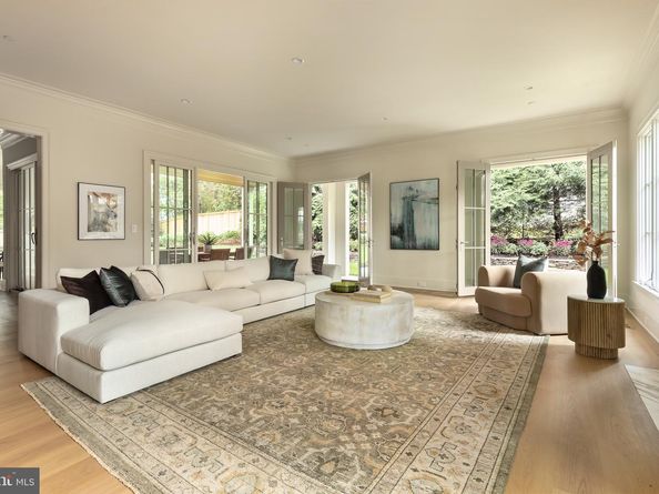 2934 Ellicott Terrace NW, Washington DC 20008