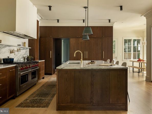 2934 Ellicott Terrace NW, Washington DC 20008