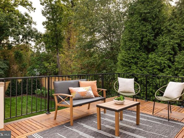 2934 Ellicott Terrace NW, Washington DC 20008