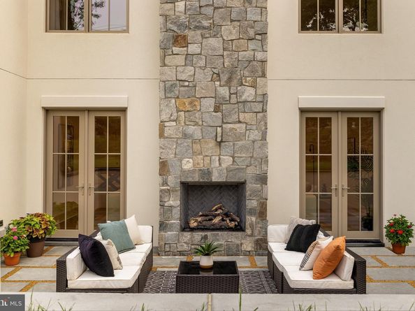 2934 Ellicott Terrace NW, Washington DC 20008