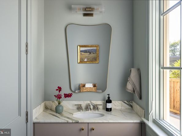 2934 Ellicott Terrace NW, Washington DC 20008