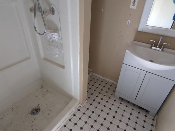 323 S Chester Pike, Glenolden PA 19036