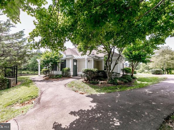 7756 New Providence Drive 16, Falls Church VA 22042