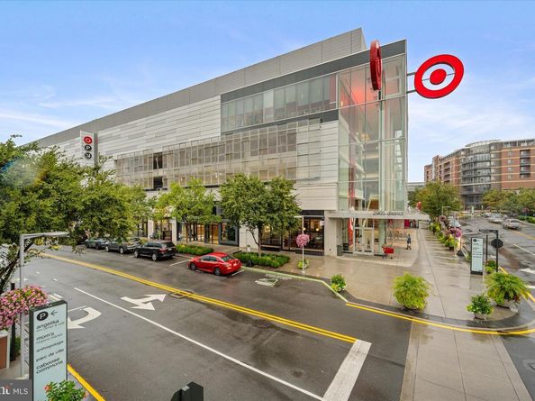 7756 New Providence Drive 16, Falls Church VA 22042