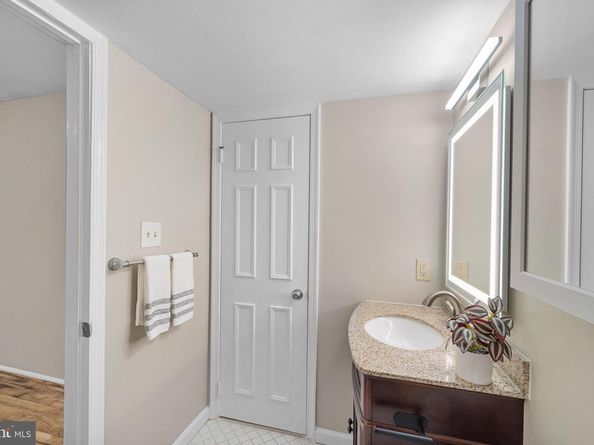 7756 New Providence Drive 16, Falls Church VA 22042