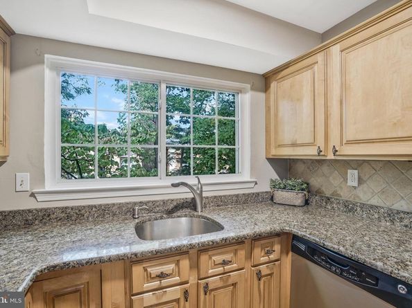 7756 New Providence Drive 16, Falls Church VA 22042