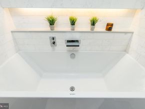 2207 Chestnut Street 2, Philadelphia PA 19103