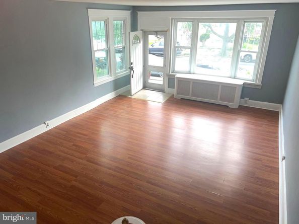 1329 Saint Vincent Street, Philadelphia PA 19111