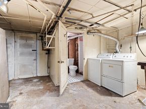 1224 Pine Street, Philadelphia PA 19107